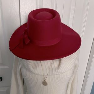New with tags Wine colored felt hat